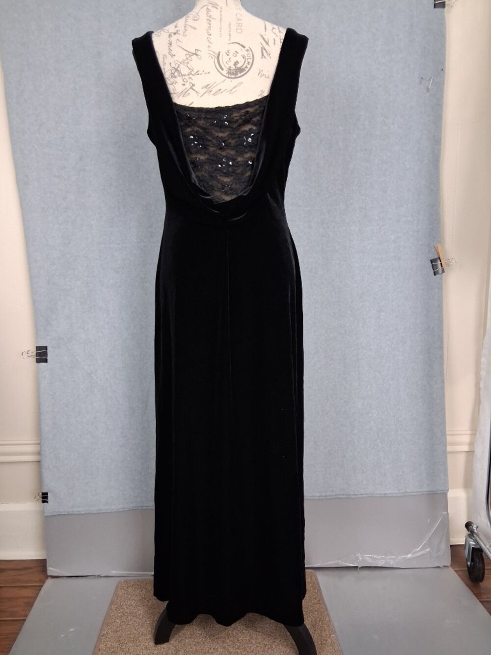 Vintage Black Velvet Maxi Dress Sleeveless Black Lace Sheer Back Classic Sz 12 - Picture 5 of 7